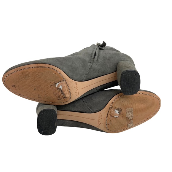 Clarks Grey Suede Ankle Booties Elastic Cuff - Picture 8 of 8